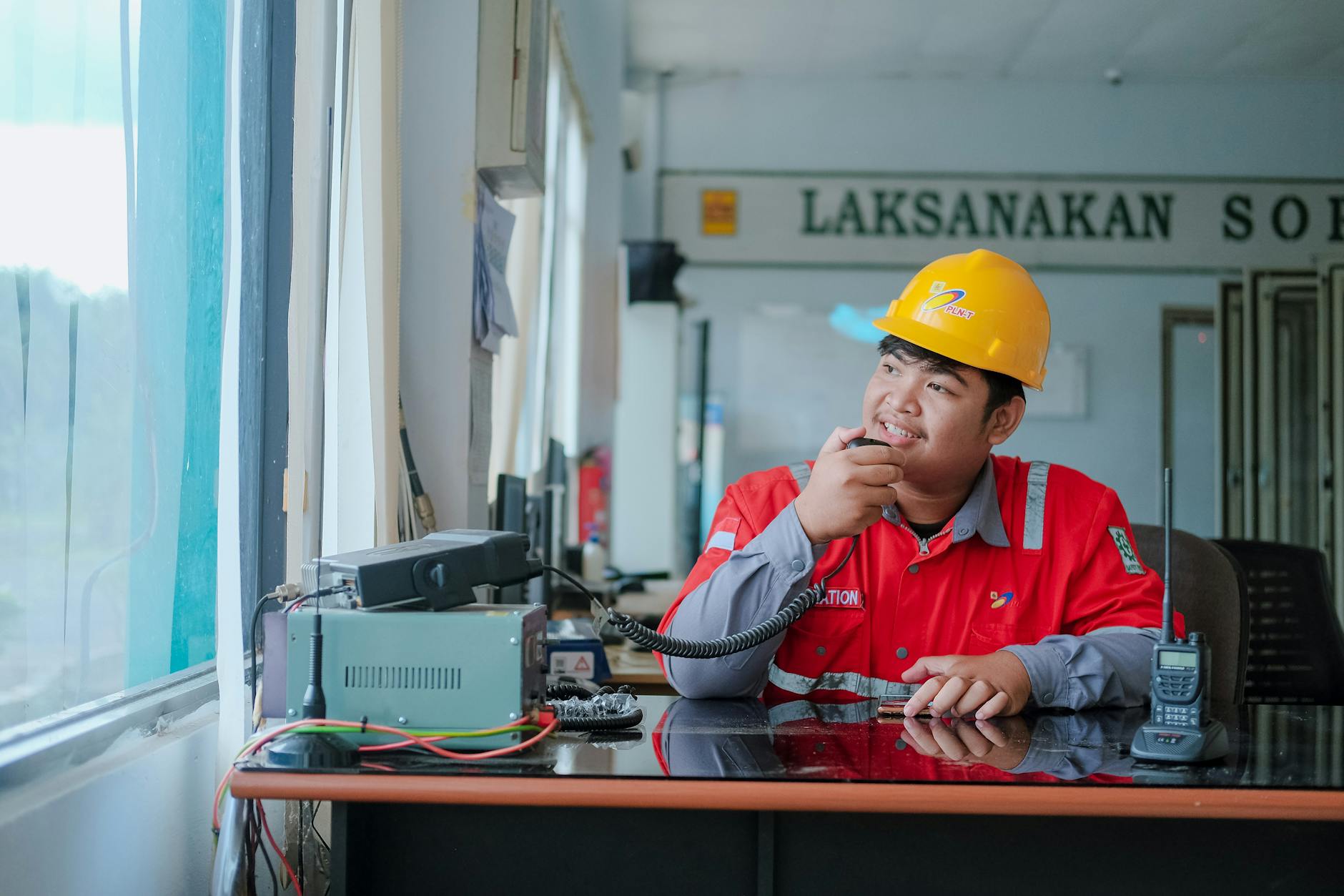 Perbedaan Izin Usaha Industri (IUI) dan Izin Operasional Industri 2026