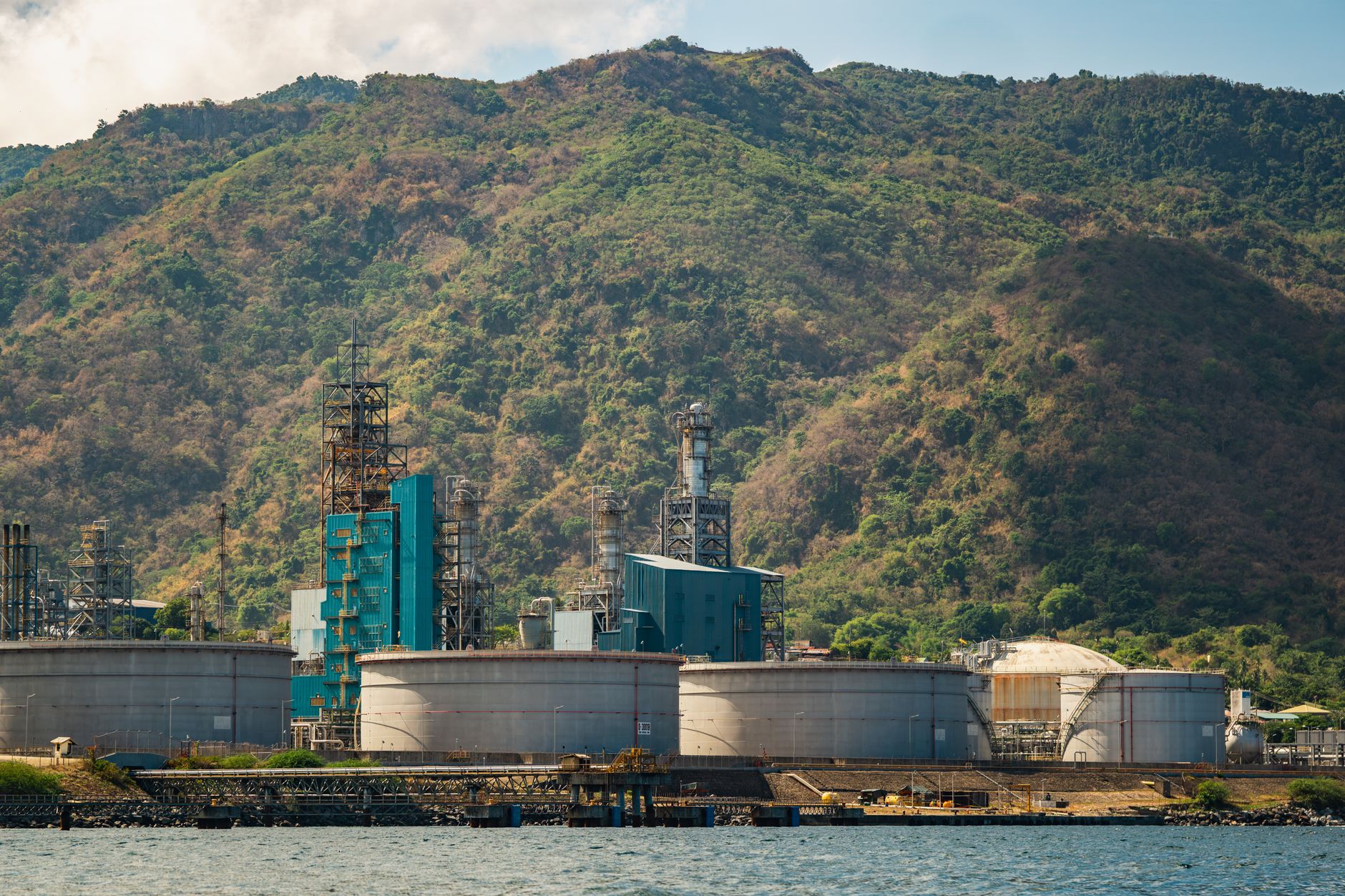 Perbandingan Biaya Implementasi Sistem Monitoring Lingkungan IoT: Estimasi dan Faktor Penentu
